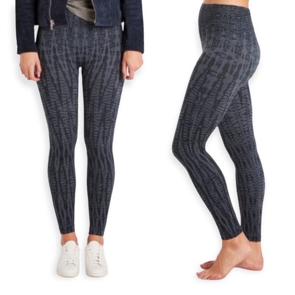 SPANX Indigo Geometric Look At Me Now Leggings Blue Size Large - Picture 1 of 6
